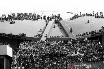 Jejak visual mengenang reformasi 98 dan lengsernya Soeharto