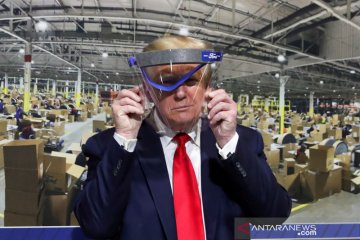 Trump kunjungi pabrik Ford yang produksi alat kesehatan guna atasi COVID-19