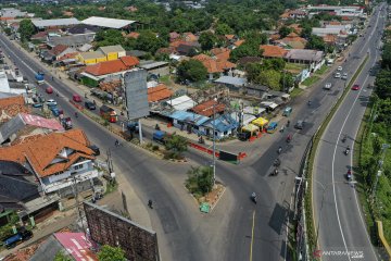 Lalu lintas di Simpang Jomin lancar