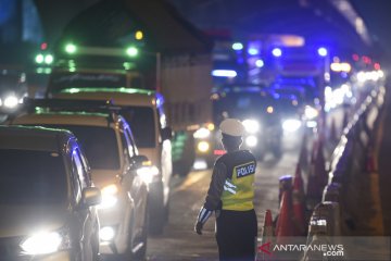 Penyekatan tol Cikampek, pengendara dialihkan keluar pintu tol Cikarang Barat 3