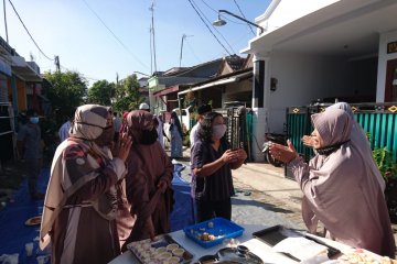 Patuhi protokol COVID-19, warga Kabupaten Bekasi-Jabar bermaaf-maafan