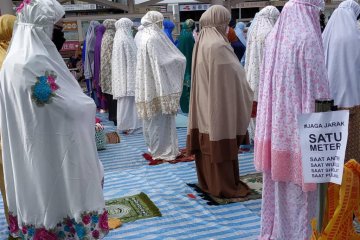 Hikmah di belakang mimbar Idul Fitri Taman Stasiun Taipei