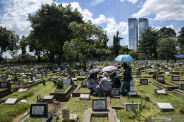 DKI Jakarta larang ziarah kubur hingga 5 Juli