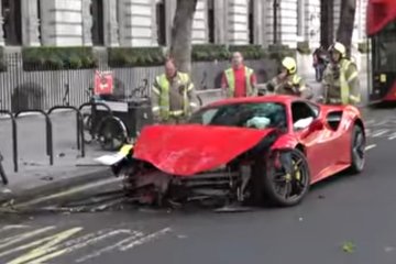 Rapper Swarmz kecelakaan saat kendarai Ferrari 488 di London