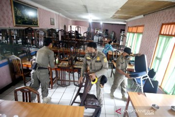 Petugas gabungan lakukan penertiban restoran di kawasan Puncak Bogor