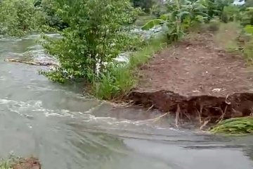 Puluhan rumah di Ujungmanik Cilacap terendam banjir