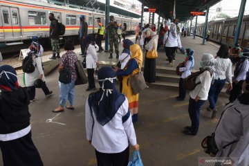 Kamis sore ini, KCI operasikan 60 KRL tambahan antisipasi kepadatan