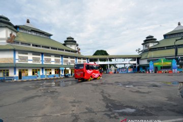 Terminal Rajabasa sepi penumpang