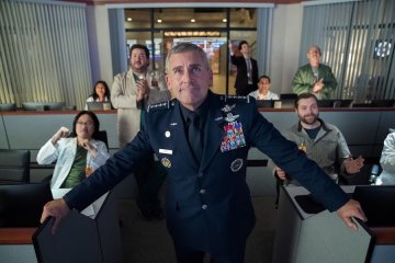 Lima alasan wajib nonton serial "Space Force" yang tayang hari ini