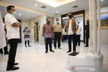 Telkom serahkan bantuan robot disinfektan ke Gugus Tugas COVID-19