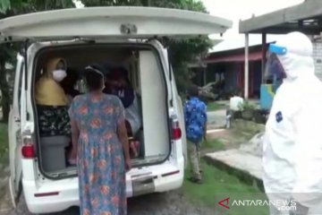 Tidak takut tertular, anggota TNI AL jadi sopir dadakan ambulans COVID