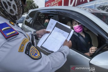 Pemeriksaan kendaraan yang akan memasuki Ibu Kota Jakarta