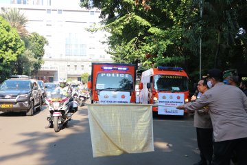 TNI-Polri bagikan 15.000 paket sembako ke masyarakat terdampak COVID