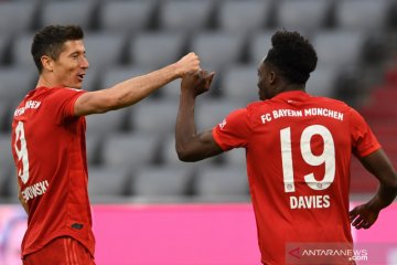 Dwigol Lewandowski hiasi kemenangan besar Bayern atas Duesseldorf