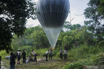 Polresta Pekalongan sita ratusan balon udara dan petasan