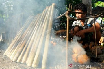Foto - Perayaan Lebaran Ketupat, menu nasi Jaha diolah warga Jaton di Gorontalo