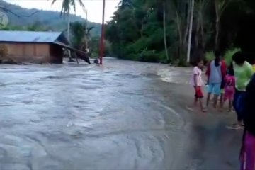 Akses Palu-Sigi terputus banjir