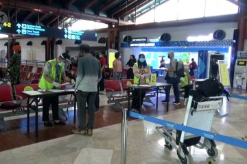 Calon penumpang mulai tertib di Bandara Soekarno-Hatta