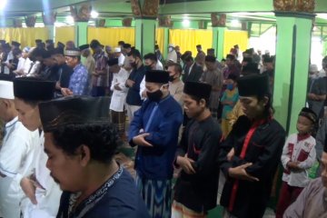 Jamaah Salafiah di Magetan shalat Id Sabtu pagi