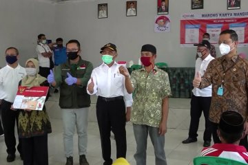 Pemerintah salurkan bantuan sosial bagi warga Bandung Barat