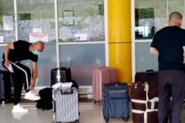 Puluhan TKA asal China tertahan 6 jam di Bandara Sultan Babullah Ternate