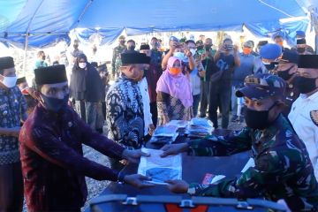 Pemkab Aceh Barat serahkan 74 ribu masker tahap kedua