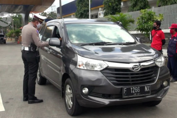 Puluhan kendaraan pemudik dilarang memasuki Kota Bandung