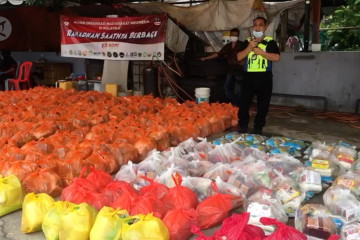 Di Pantai Dalam, seribuan paket sembako diperuntukkan bagi TKI