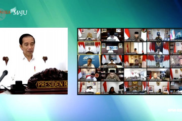 Jokowi minta kegiatan ibadah dan belanja sesuai protokol kesehatan