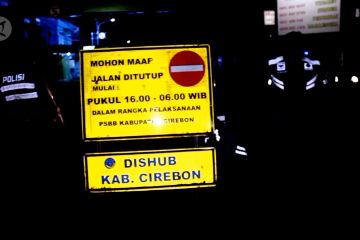 Maksimalkan PSBB, jalan penghubung Cirebon ditutup 