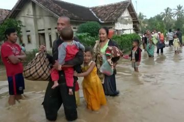 Sungai meluap, ratusan rumah di Lebak terendam banjir