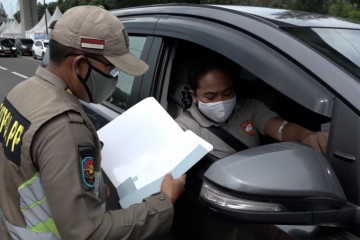 Tak punya SIKM, 537 kendaraan di Tol  Karawang Barat diminta putar balik