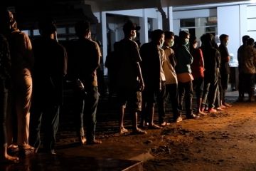 Malaysia deportasi ratusan pekerja migran Indonesia