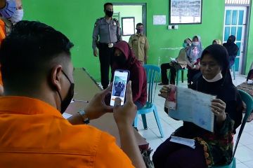 Warga Temanggung terima bantuan sosial tunai