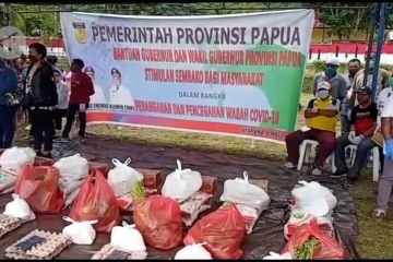 Pemprov Papua salurkan sembako dan pangan lokal
