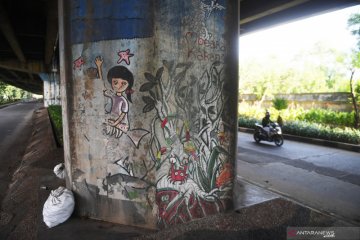 Mural tidak terawat di Jakarta