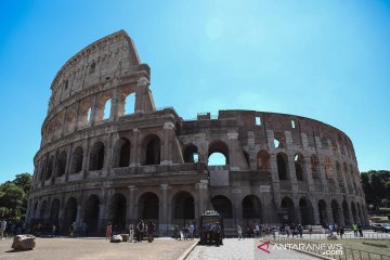 Colloseum di Roma dibuka kembali