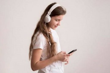 Risiko kesehatan anak usai menggunakan "headphone"