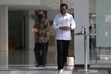 Presiden Jokowi  tinjau kesiapan normal baru di masjid Istana Jakarta