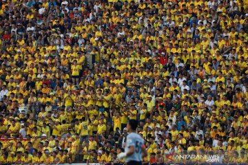 Liga sepak bola Vietnam bergulir dengan penonton langsung