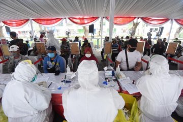 123 orang reaktif hasil tes cepat massal di Surabaya
