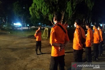 Tim SAR lakukan pencarian lima orang hilang di hutan Luwu Timur