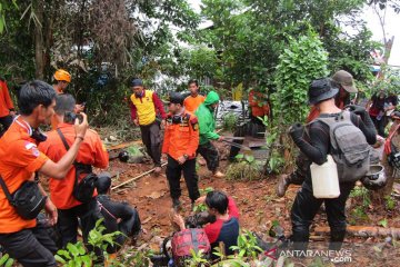 Tim SAR temukan warga tersesat di hutan Salura Sorowako