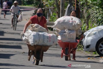 Desa di Bali ini sampah plastik bisa ditukar dengan beras