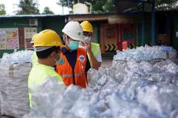 Cara Danone-Aqua tingkatkan kualitas manajemen sampah plastik