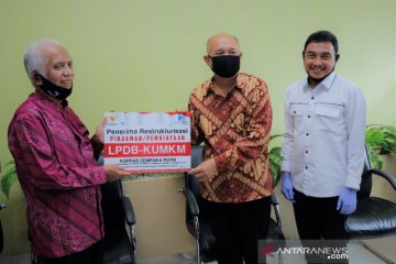 Teten blusukan ke pasar pastikan restrukturisasi kredit KUKM berjalan