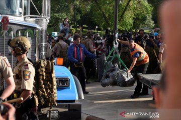 Pengunjuk rasa robohkan patung Christopher Columbus di Minnesota