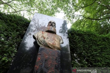 Patung Raja Leopold II di Brussels dicopot oleh aktivis