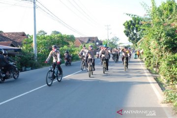 Kapolda Jambi bersepeda sambil bakti sosial ke warga kota