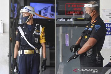 Adaptasi normal baru di stasiun Pasar Senen